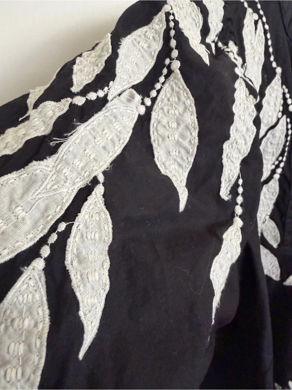 Anthropologie Black Puff Sleeve V-Neck Top with White Leaf Embroidery small